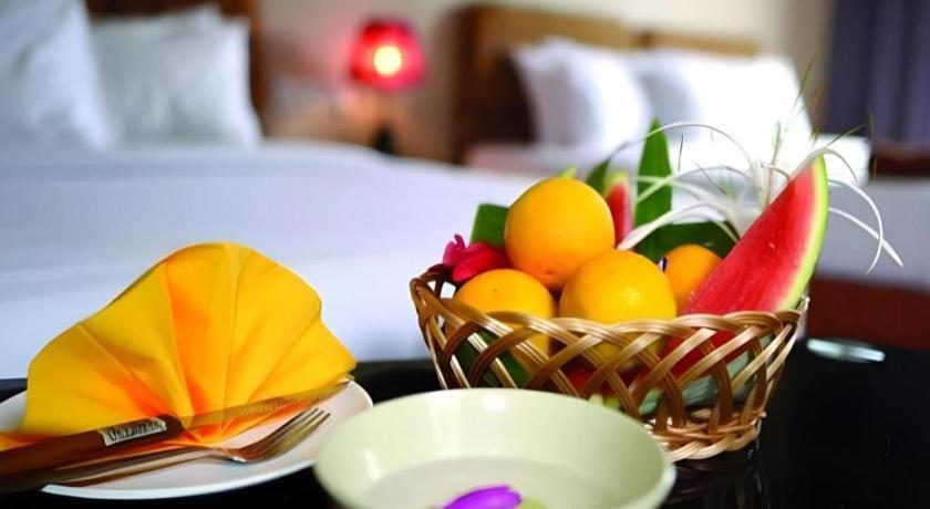 City Times Hotel Куантан Екстериор снимка