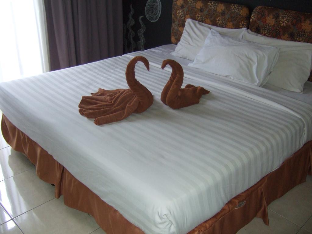 City Times Hotel Куантан Екстериор снимка