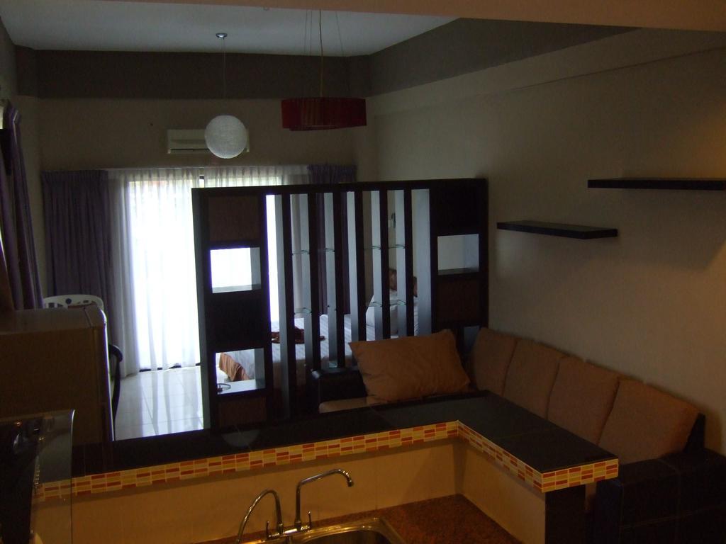 City Times Hotel Куантан Екстериор снимка